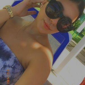 Meet your Posher, Erika